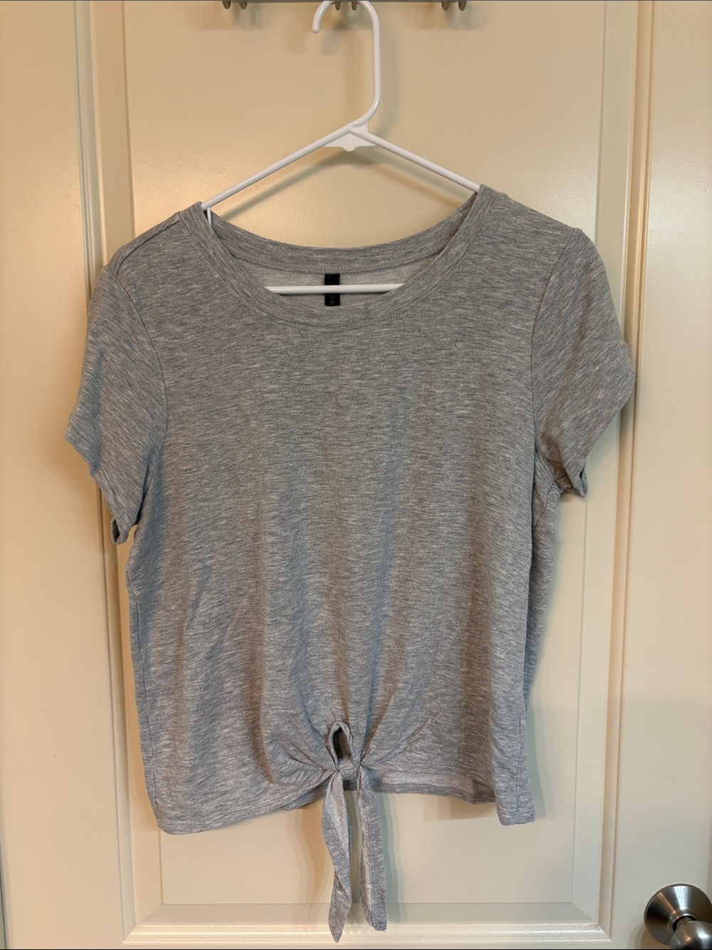 GAIAM Gray Tie-Front Crop Top